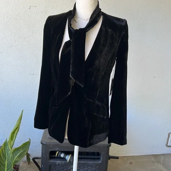 FRAME Velvet Neck Tie Blazer - Picture 5 of 16